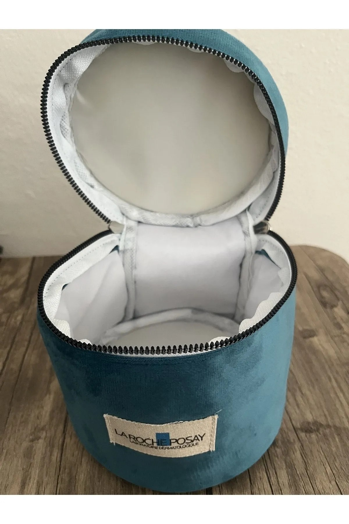 La Roche Posay makyaj çantası